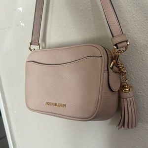 Michael Kors Pebble Leather Convertible
Crossbody Belt Bag